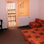 Pod Stromisom 3*