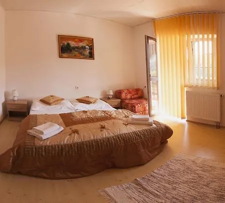 Motel Pod Stromisom 3*